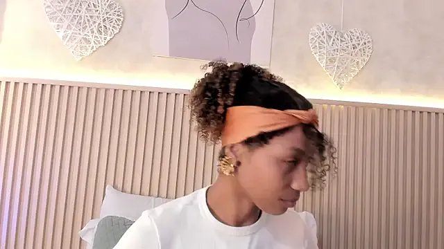 daiana_curly on StripChat