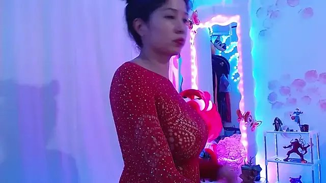 Freechat dainaflowers on StripChat