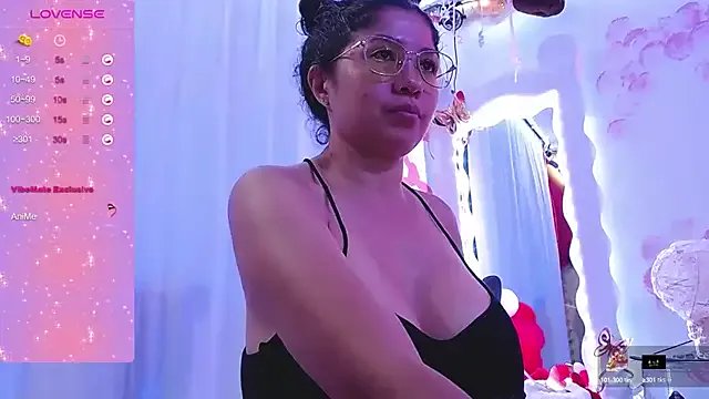 Freechat dainaflowers on StripChat