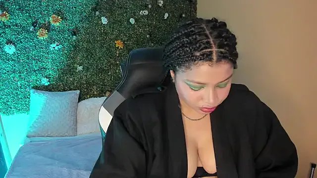 Dakota_Mars on StripChat