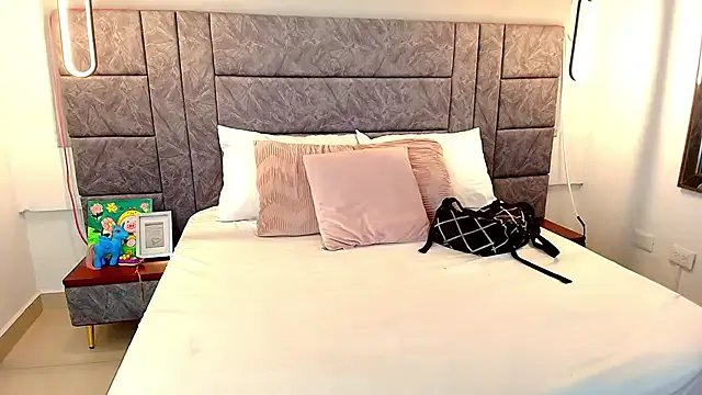 Dakota_Megan_69 on StripChat