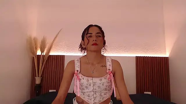 Dakotagloss on StripChat