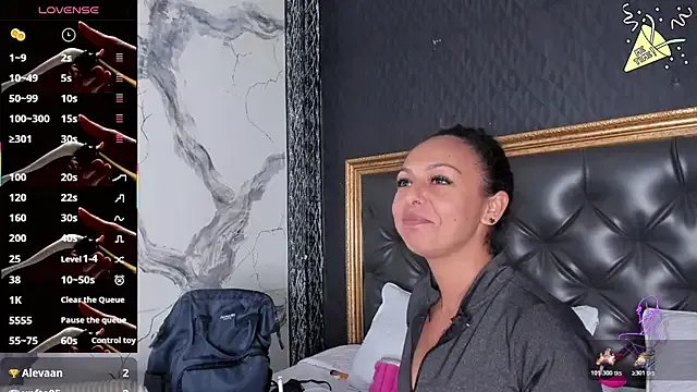 DalayMoore on StripChat