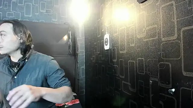 Freechat damian_and_tiana on StripChat