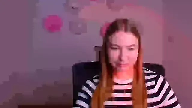 Dana_flowers on StripChat