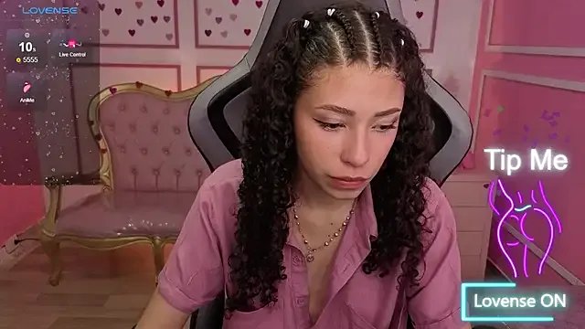 danatella_a on StripChat