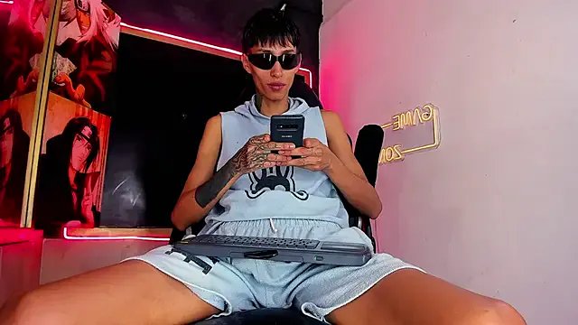 Daniel_Deluc77 on StripChat