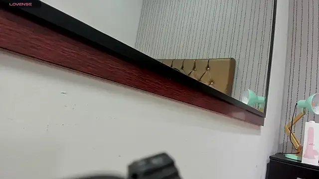 daniela_madan on StripChat