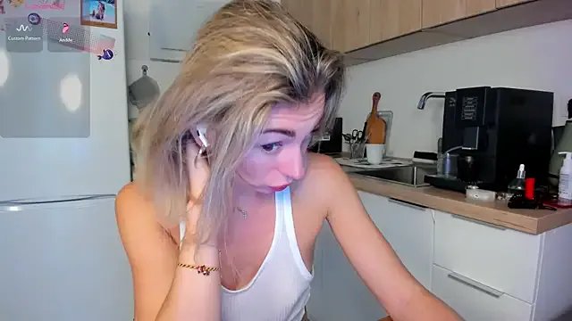 Freechat DannaEvan on StripChat