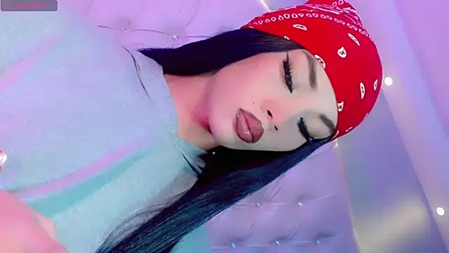 Daphnne_XXX on StripChat