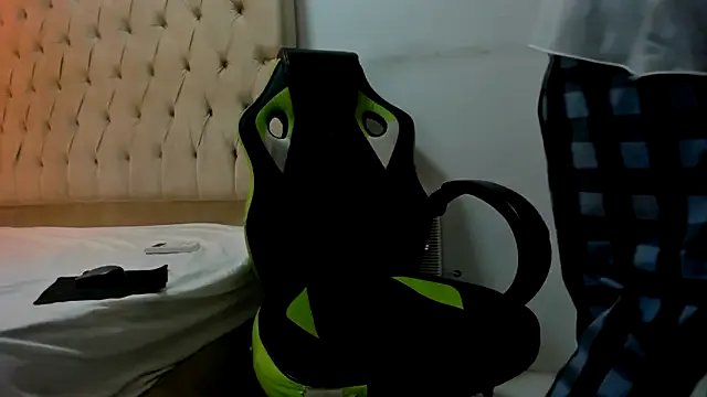 Darkknightx01 on StripChat