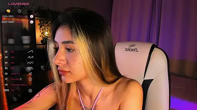 DarlaLike on StripChat