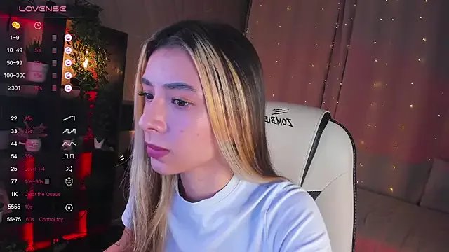 DarlaLike on StripChat