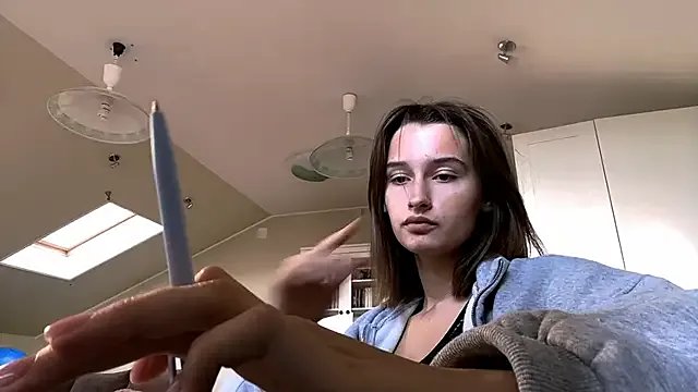 DarlineBrustera on StripChat