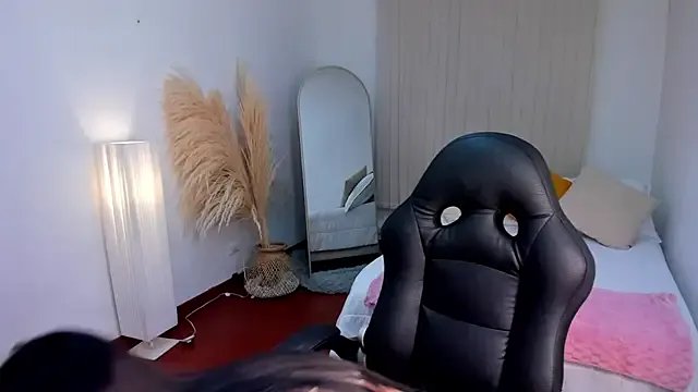 darling_spoiled on StripChat