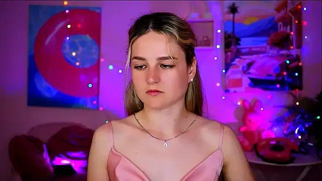 DeboraLarson on StripChat