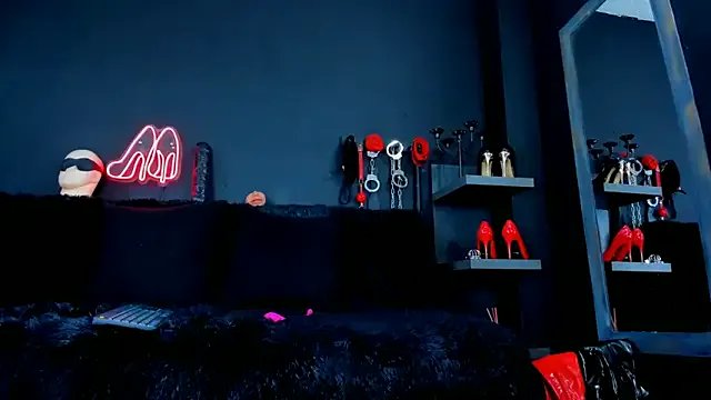 DelaneyStone on StripChat