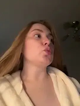 DeniMilkyyyyy on StripChat