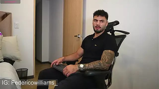 Derek_w on StripChat