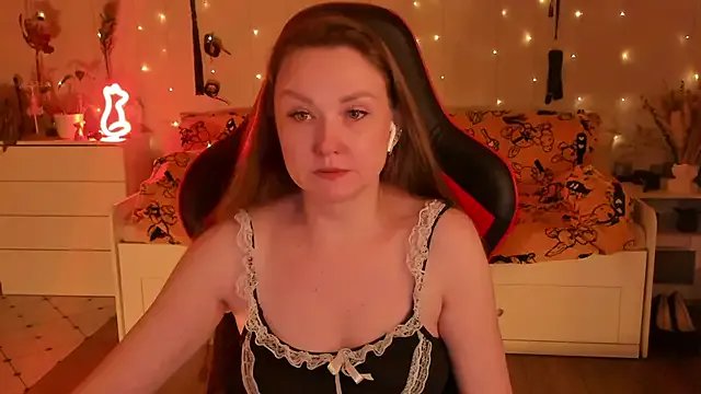 desperatehousewife__ on StripChat