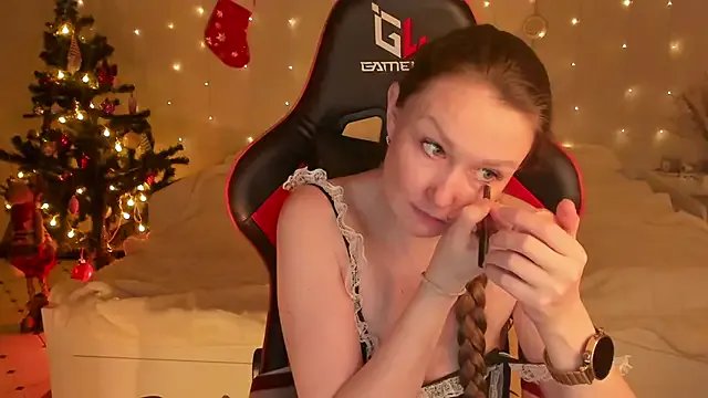 desperatehousewife__ on StripChat