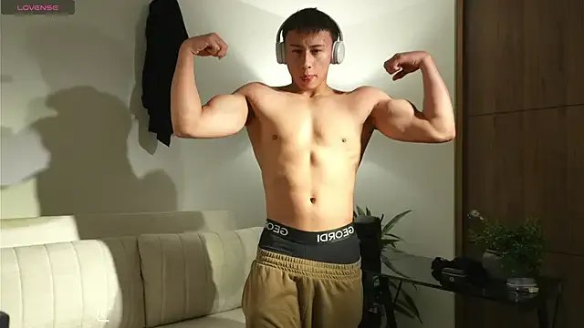 DeusbelliS on StripChat