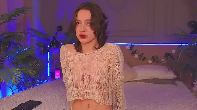 Devilinee on StripChat