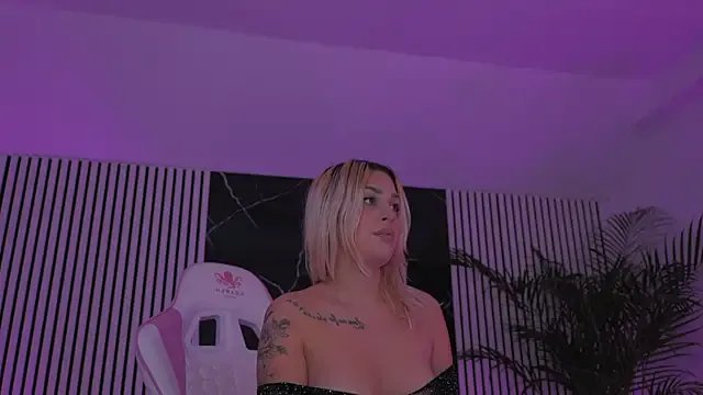 Freechat DiamondAvaaaaaa on StripChat