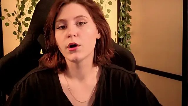 Diana_Flower — show tongue