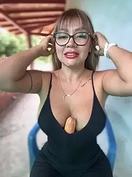 Freechat DIANITA_1988 on StripChat