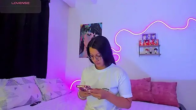 Dilan_and_Mia on StripChat