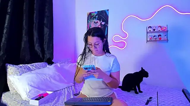 Dilan_and_Mia on StripChat