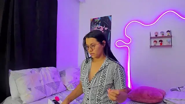 Dilan_and_Mia on StripChat