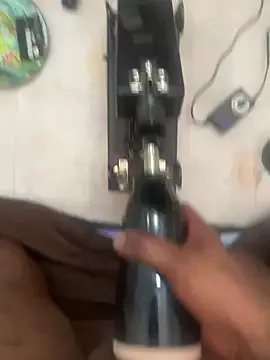 DildoPlayer33 on StripChat