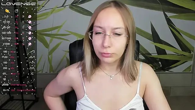 dina_sunshine on StripChat