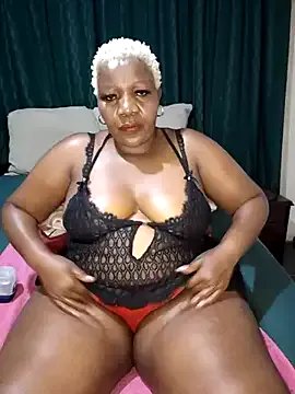 dirasweetlipsxx on StripChat