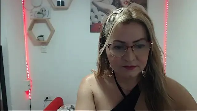DIVAX_MONSERRAT on StripChat