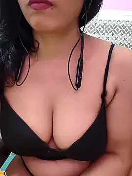 Divya_Bharti on StripChat