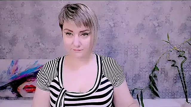 Djullia on StripChat