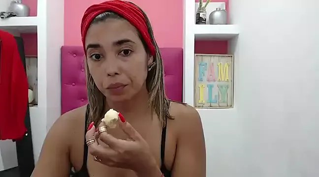 Dona_Tela on StripChat