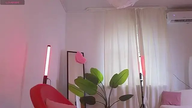 dragon_ink on StripChat