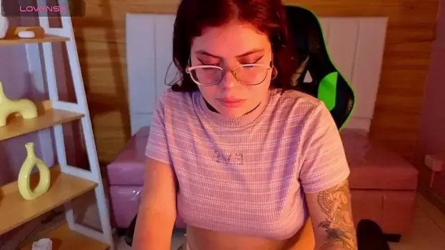 draviana_a_ on StripChat