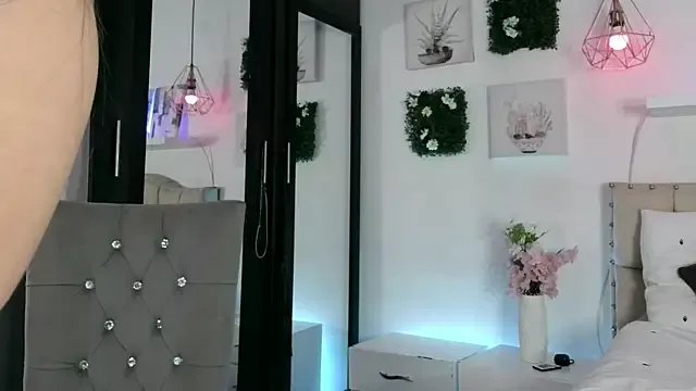 Dulce_Morrys on StripChat