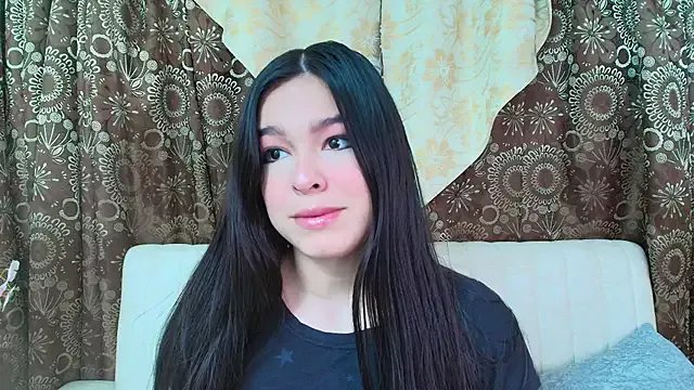 Dulcee_1 on StripChat