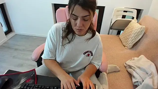 Dyana_Kaylinn on StripChat