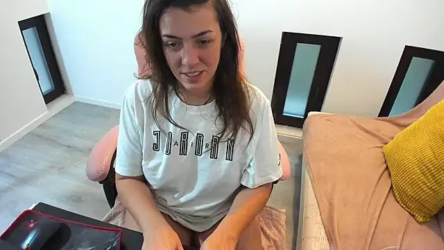 Dyana_Kaylinn on StripChat