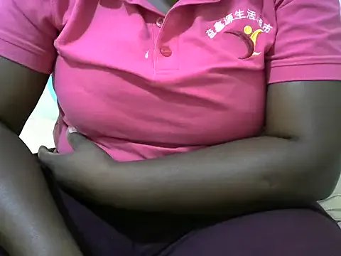 ebony_candy1 on StripChat