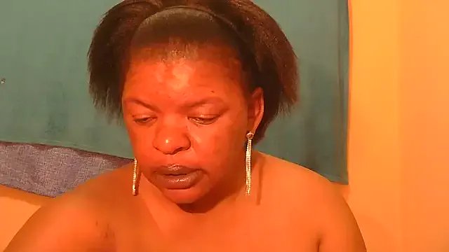 ebony_rose11 on StripChat