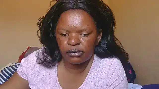 ebony_rose11 on StripChat