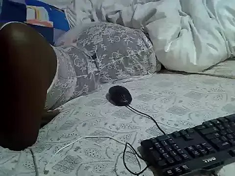 ebony_sonya on StripChat